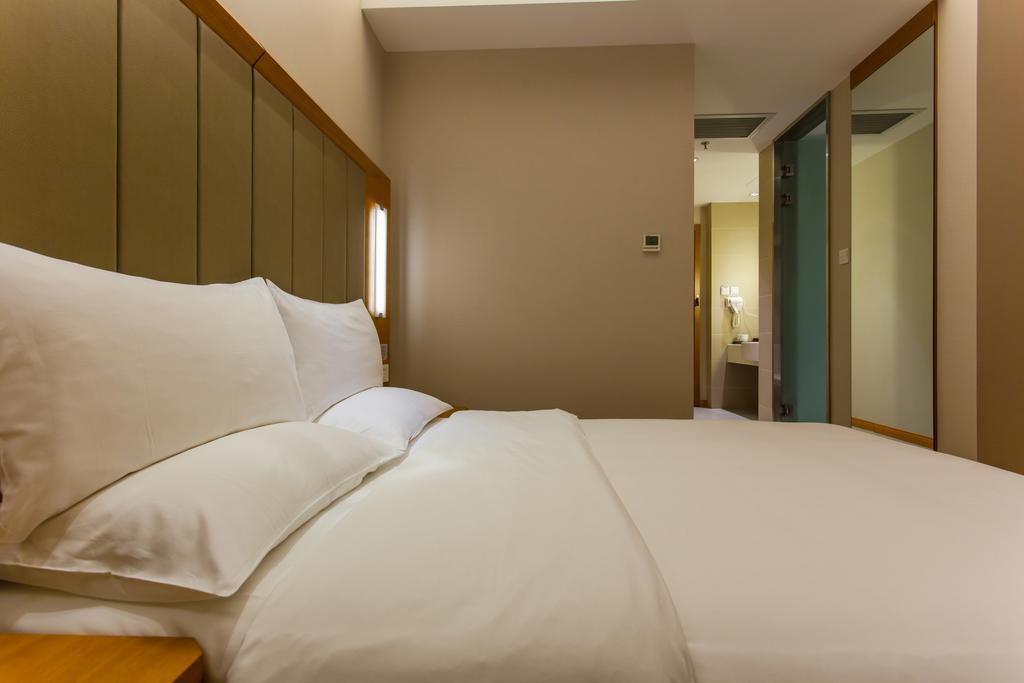 Ji Hotel Wuhan Guanggu Plaza Quarto foto