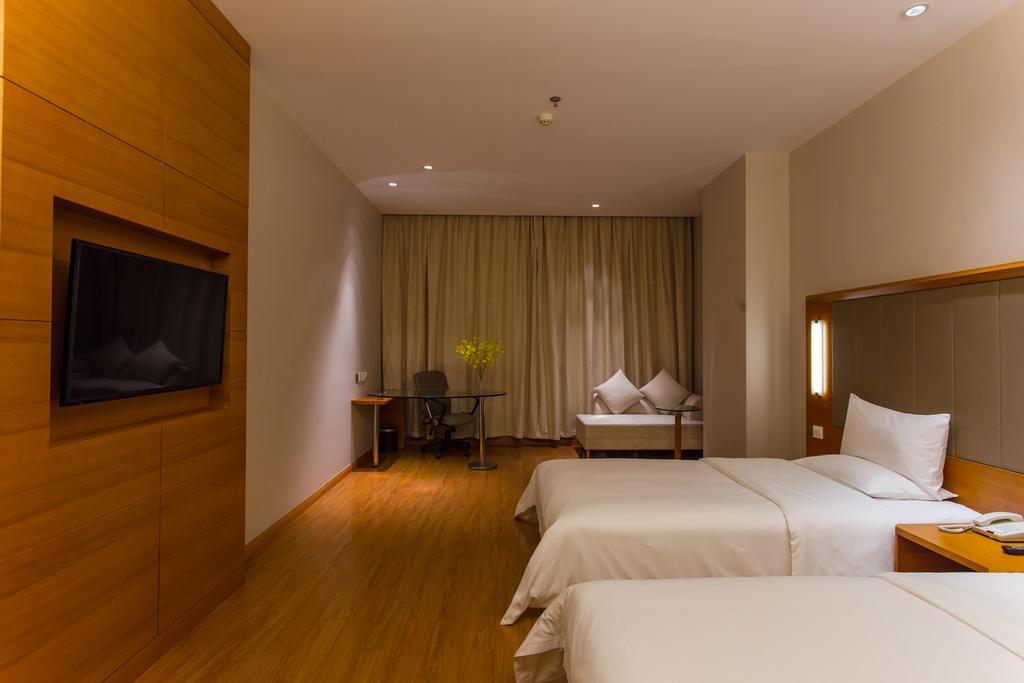 Ji Hotel Wuhan Guanggu Plaza Quarto foto